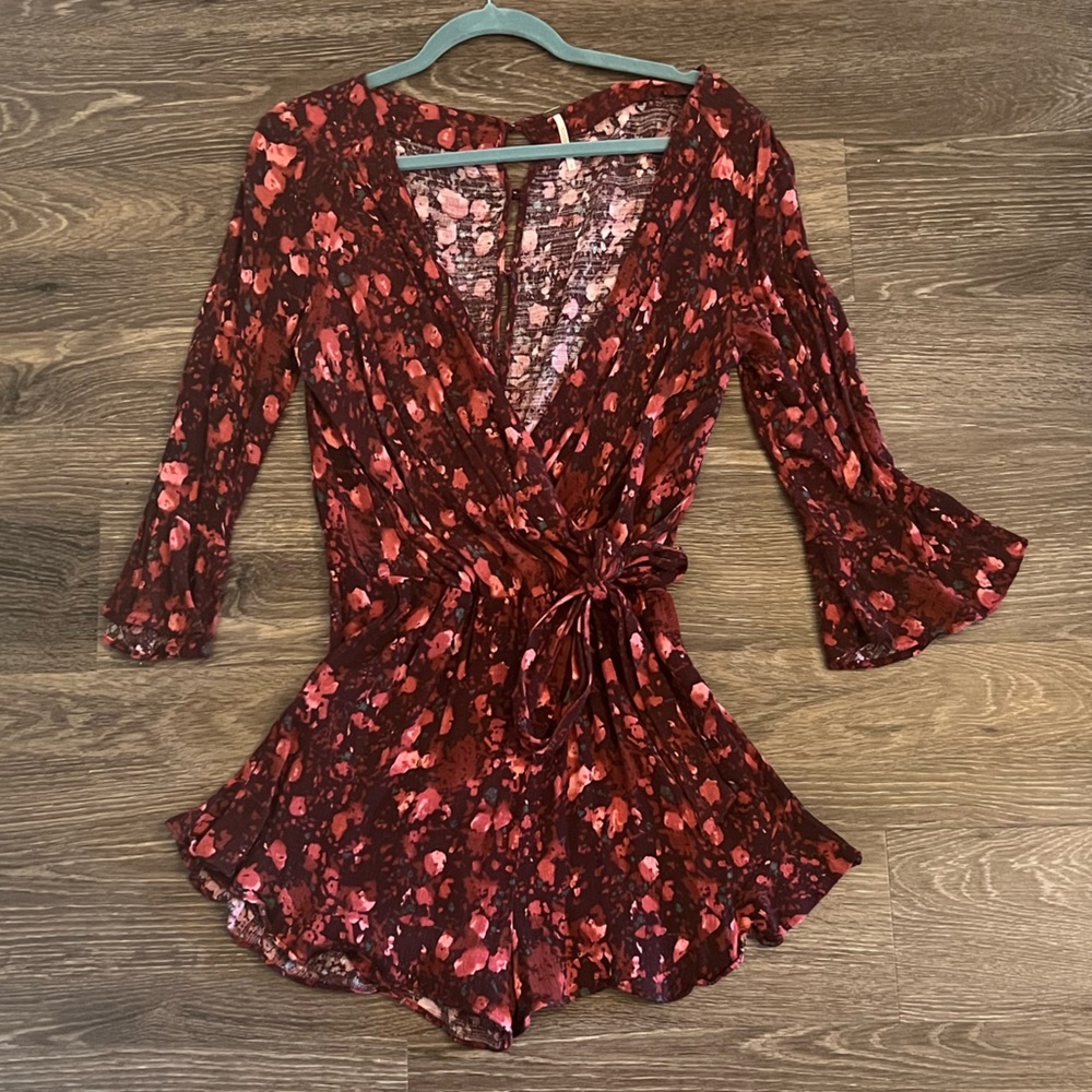 Free People All the Right Ruffles romper, size Small